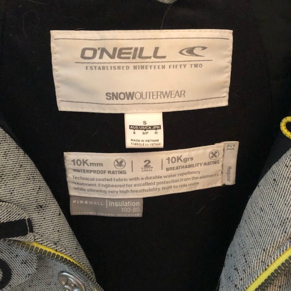 O’Neil women’s snowboarding jacket - Picture 3 of 3